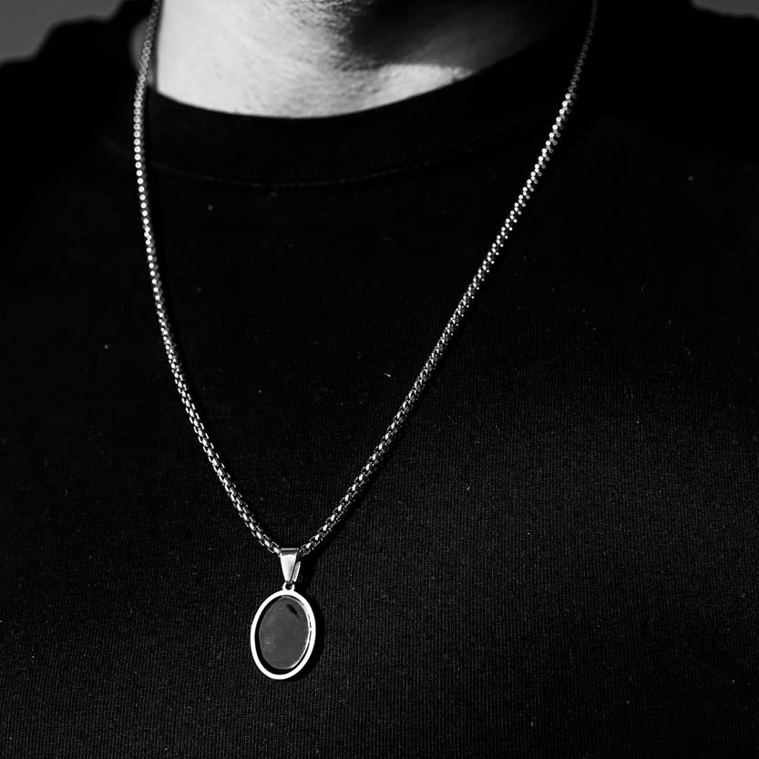 ONYX MIRROR. - NECKLACE