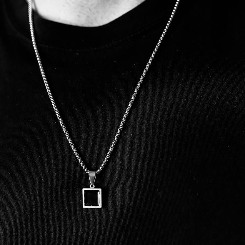 GEOMETRIC ONYX. - NECKLACE